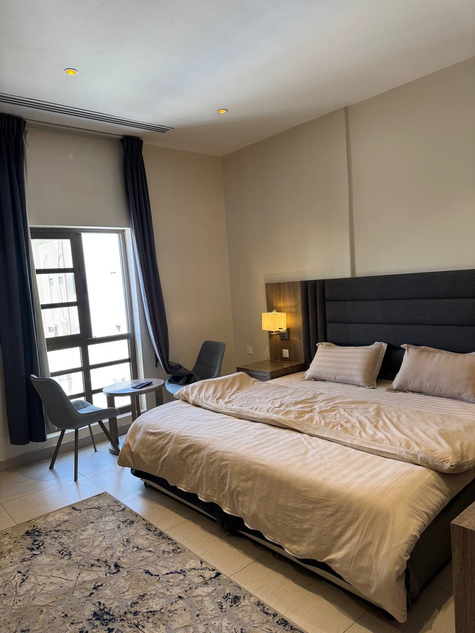 photo_5917901542012947946_y